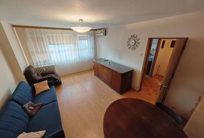 Apartament cu 2 camere semidecomandat, mobilat în Titan
