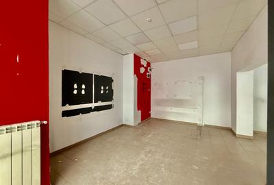 Nerva Traian, stradal , vitrina - 2