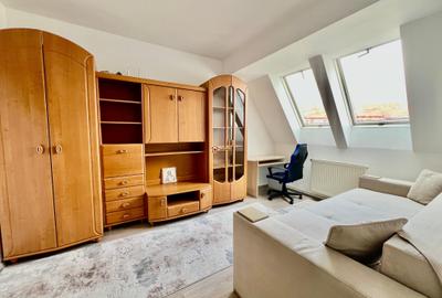 Apartament cu 2 camere decomandat, mobilat în Podul de Piatră