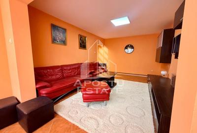 Apartament cu 4 camere decomandat, mobilat în Soarelui