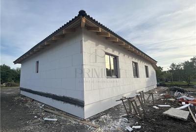 Utvin- toate utilitatile- incalzire in pardoseala= 4 camere- predare la cheie - 5
