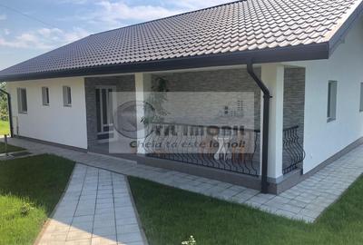 Casă individuală cu 4 camere în Bucium