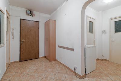 Apartament cu 3 camere decomandat în Militari