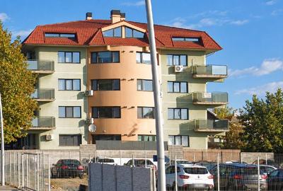 Apartament cu 4 camere decomandat în Apollo