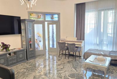 Vand apartament 4 camere deosebit in Deva, bld. Decebal (ultracentral), etaj 1 - 2