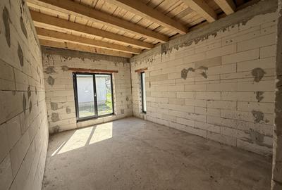 Casă individuală semifinisată de vânzare | Zonă Ultracentrală| TEIUS - 9