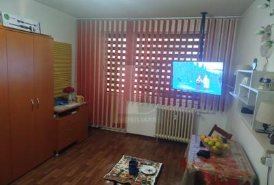 Garsoniera,Dristor,Ramnicul Sarat,bl.MIXT,reabilitat,et.1/10,DECOMANDATA,Stradal - 1