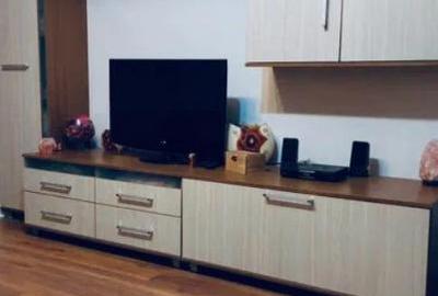 104990 euro -2 camere -gorjului -bloc 1982- etaj 1 - 2