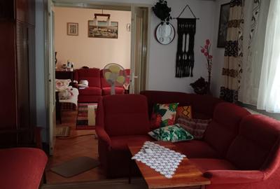 Apartament 3 camere, cf.I. Damb