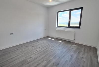 Casa Miroslava,Teren 451 mp,S.u.118 mp,4 camere,2 bai,0% Comision - 12