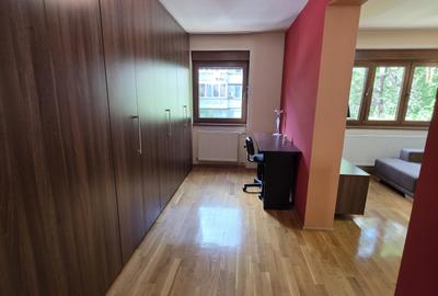 🏡 Apartament cu 4 camere situat în zona Facultății de Medicină- 2475 - 19