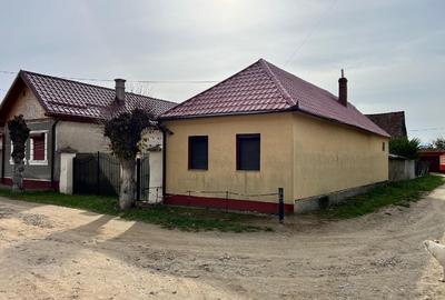 Casa 2 camere + bucatarie, teren 320 mp sat Ariusd jud. Covasna - 1