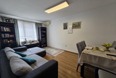 Apartament cu 2 camere decomandat în Titan