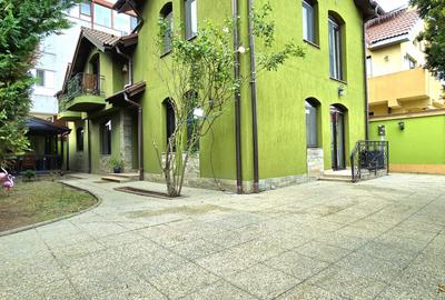 Casă individuală cu 5 camere în Primo