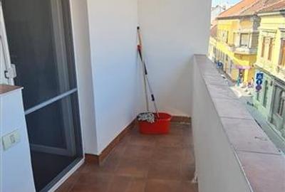 Ap. 2 camere, et.3, la bloc, 82mp, central -Piata Catedralei - 11