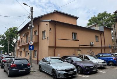 Casă individuală cu 5 camere în Vitan Mall