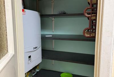 Girocului-Spitalul judetean | 3 Camere | Decomandat | Centrala proprie | Boxa - 3