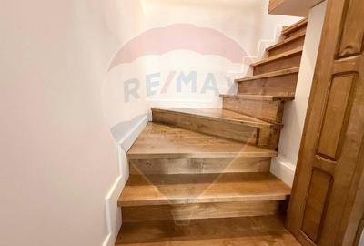 Apartament 4 camere, pe 2 niveluri si curte comuna în Centru - 30