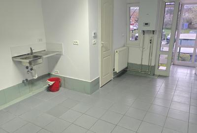 Inchiriez spatiu in Deva, zona Spitalul Judetean, suprafata utila  20 mp - 5