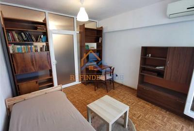 Apartament de vanzare cu 2 camere, zona Titan - Piata Minis - 1