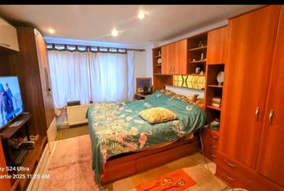 Apartament cu 2 camere decomandat, mobilat în Central