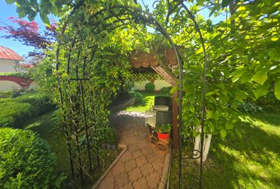 Casa individuala cu piscina. P+1+M. zona foarte buna - 5