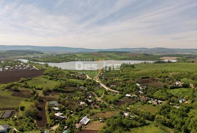Teren compact intravilan 8000 mp vedere spre Lac, utilități - 1
