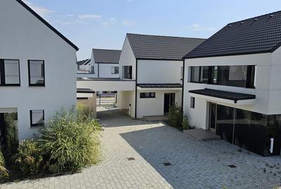 Casă cu 4 camere în Aradului