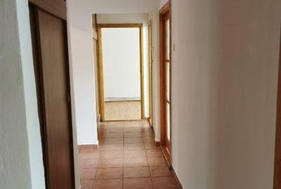 Apartament 4 camere zona Soarelui etaj 1 - 12