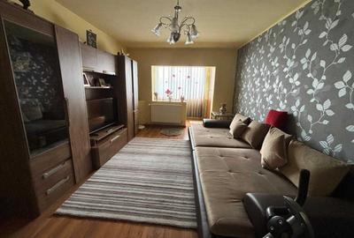 Apartament cu 4 camere decomandat, mobilat în Soarelui