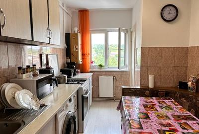Apartament 3 camere decomandat, mobilat, 2 bai, etaj 2 din 4 Cisnadie - 4