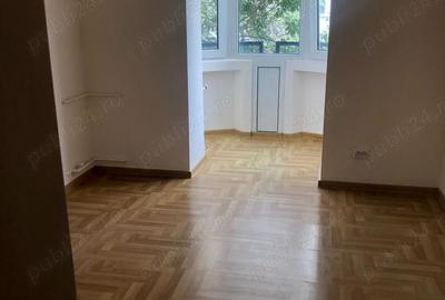De Inchiriat Garsoniera pentru birouri 44 mp, renovata, etaj 1 - 4