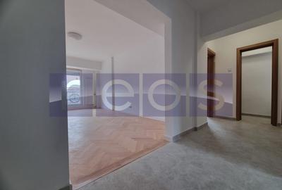 Apartament cu 4 camere decomandat în Unirii