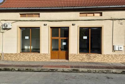 De închiriat spațiu comercial – Caransebeș, str. Nicolae Bălcescu - 1