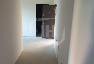 Apartament cu 3 camere semidecomandat în Mărăști