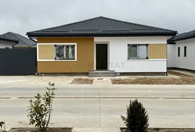 Casă individuală cu 4 camere în Tunari