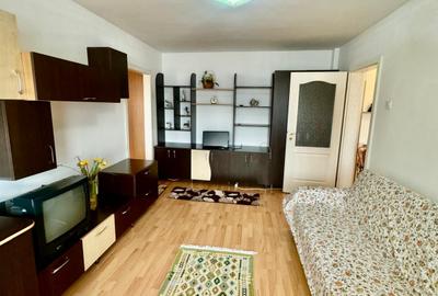 Apartament 2 camere,zona 1Decembrie