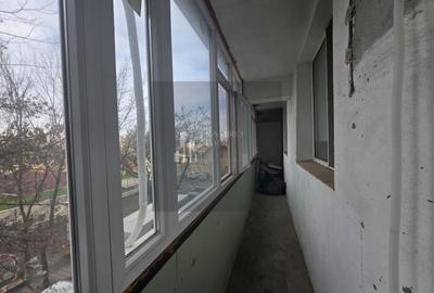 Apartament cu 3 camere decomandat, mobilat în Prelungirea Ferentari