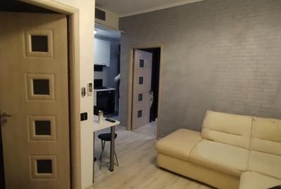 Garsonieră decomandată, mobilată în Primo