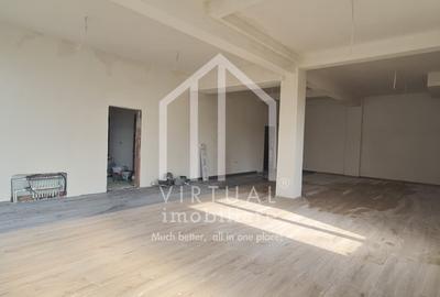 Birou, de 200 mp, în Est