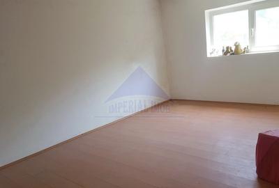 Nuci - Vila spatioasa la pret de apartament, pretabila si pentru doua familii - 3