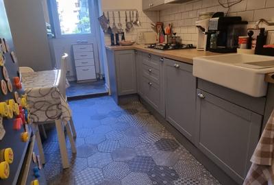 Apartament 4 camere, centrală proprie, parcare, 5 min metrou Apărătorii Patriei - 13