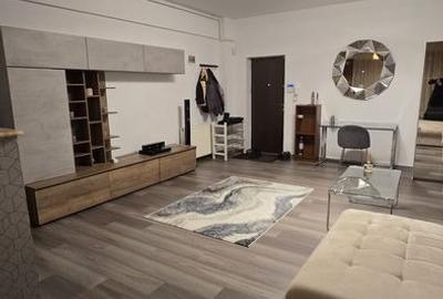 Apartament cu 2 camere semidecomandat, mobilat în Băneasa