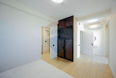 De vânzare Vilă cu 8 camere în Sânmartin, 290 mp util, teren 1100 mp - 23