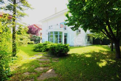 Duplex cu 7 camere în Pipera