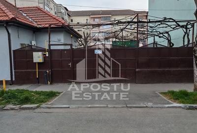 Casa individuala de vanzare, cu 4 camere si 2 garaje, zona Lipovei - 5