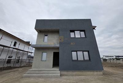 Casă individuală cu 5 camere în Vidra