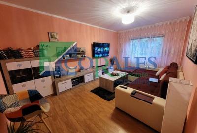 Apartament cu 3 camere decomandat, mobilat în Aradului