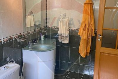 Casă / Vilă cu 5 camere de vânzare în zona Central - 51