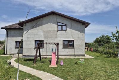 Mihailesti, vanzare vila P+M, 258mp, teren 912mp. - 6